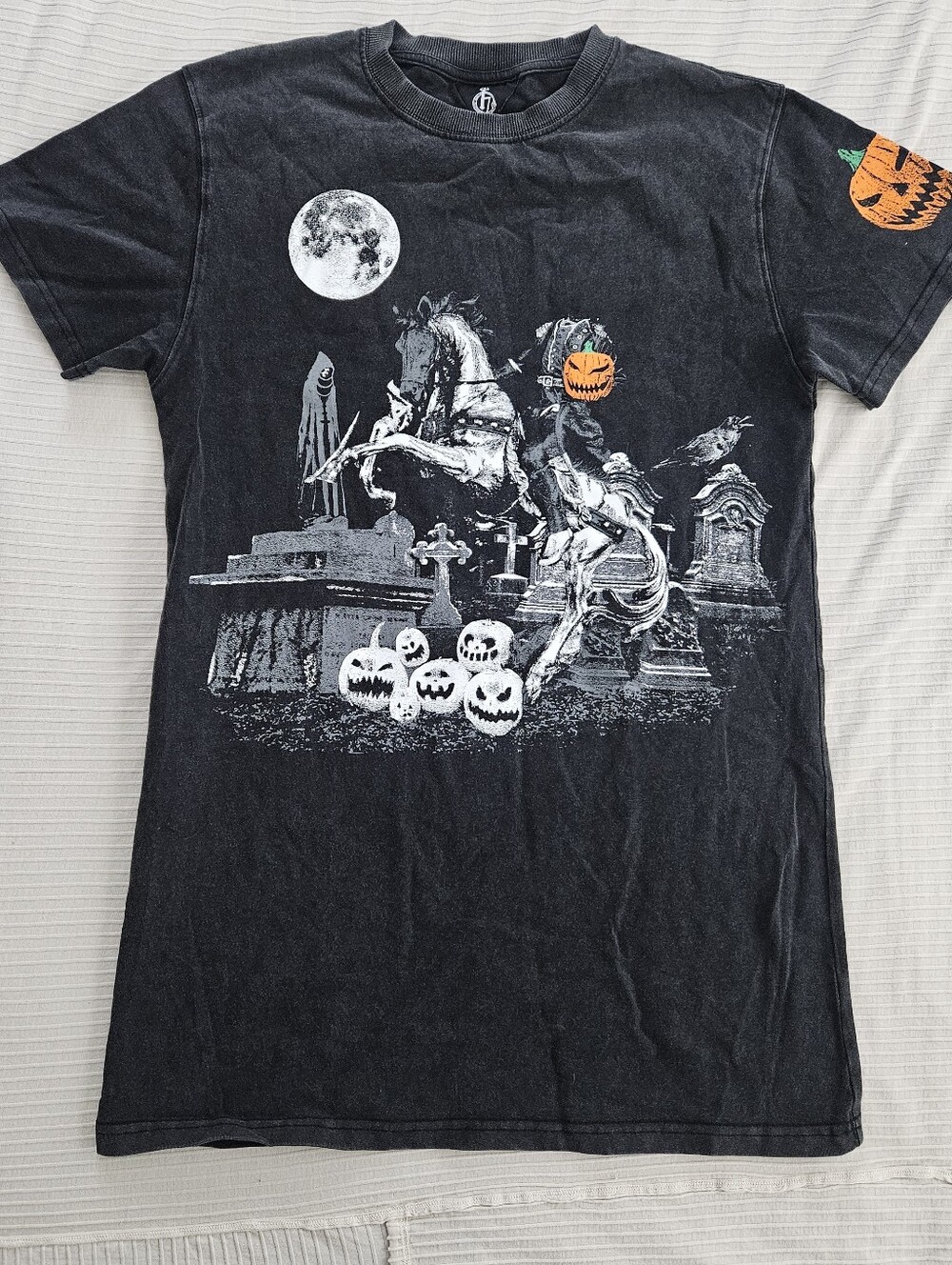 ho7s halloween sleepy hollow black tee goth ghost oversized spooky unisex top - Picture 2 of 7